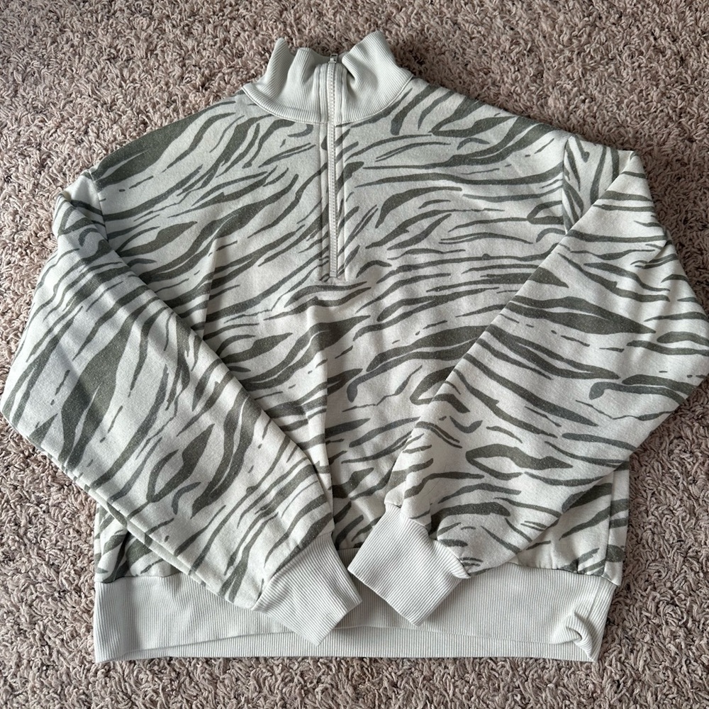 zebra pattern cropped zip up